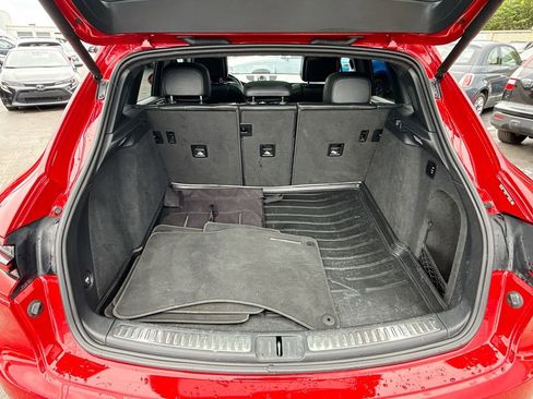 Used 2018 Porsche Macan Turbo w/ Premium Package Plus image 30