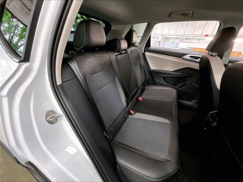 Certified 2025 Volkswagen Taos SE AWD/4WD image 29