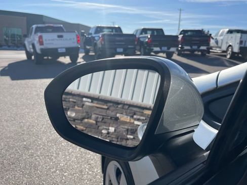 Used 2018 Chevrolet Cruze LS image 25