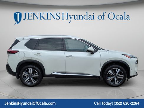 Used 2023 Nissan Rogue Platinum w/ Platinum Premium Package FWD image 2
