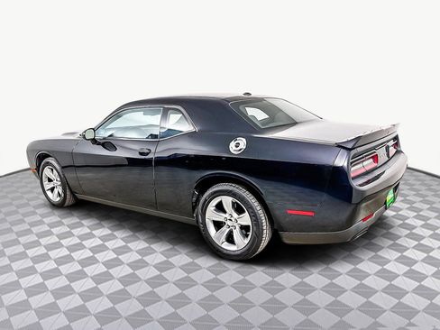 Used 2022 Dodge Challenger SXT image 7