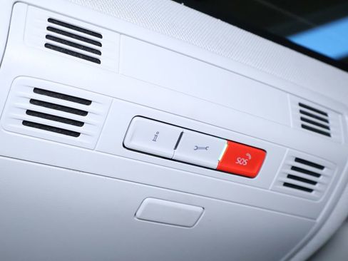 Used 2021 Volkswagen Golf 4-Door image 26