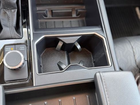 Used 2024 Toyota Tundra Limited image 23