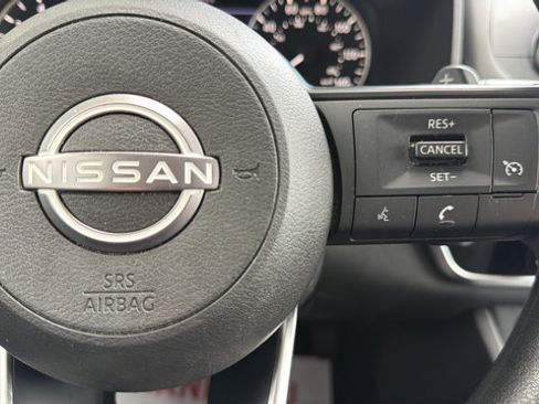 Used 2024 Nissan Rogue S AWD/4WD image 21