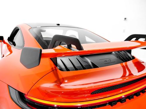 Used 2022 Porsche 911 GT3 image 38