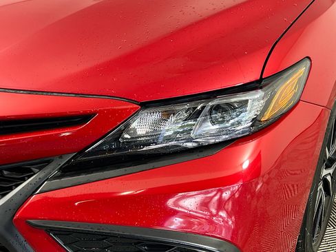 Used 2024 Toyota Camry SE image 12