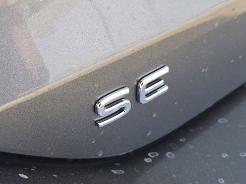 New 2026 Volkswagen Tiguan SE AWD/4WD image 8