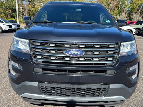 Used 2017 Ford Explorer XLT w/ Equipment Group 201A image 7
