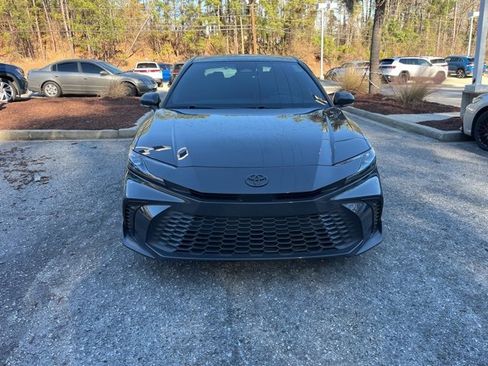 Used 2025 Toyota Camry SE image 36