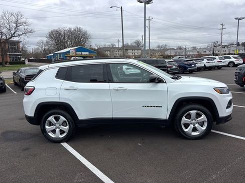 Used 2022 Jeep Compass Latitude w/ Convenience Group image 31