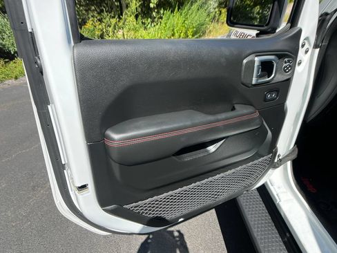 Used 2020 Jeep Wrangler Unlimited Rubicon AWD/4WD image 11