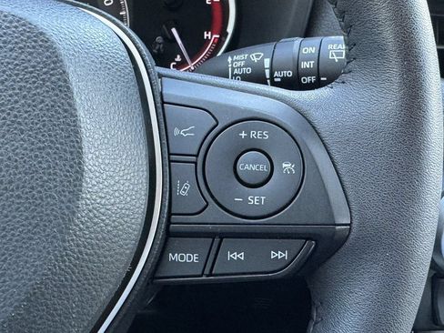 Used 2023 Toyota RAV4 XLE Premium FWD image 20