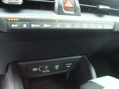 Used 2025 Kia K4 FWD image 14