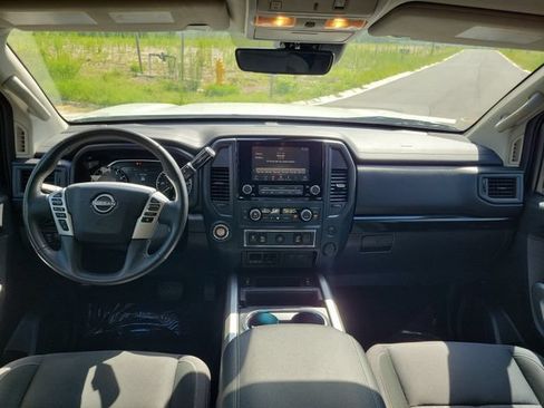 Used 2024 Nissan Titan 2WD Crew Cab image 10