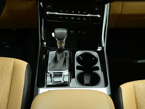 Certified 2022 Kia Carnival EX image 36