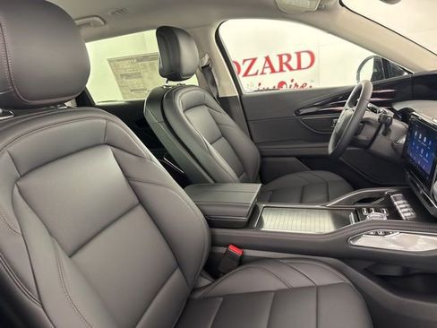 New 2026 Lincoln Nautilus Premier image 19