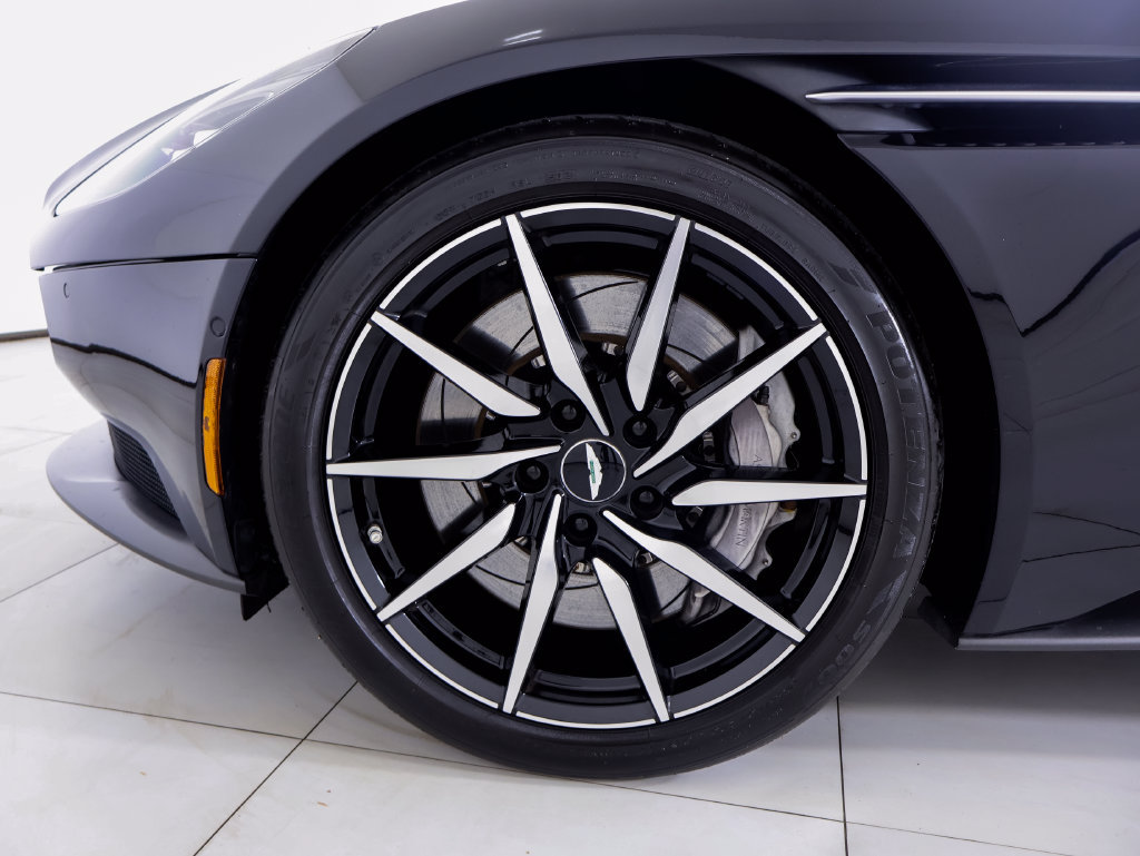 Used 2020 Aston Martin DB11 Coupe RWD image 25