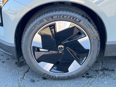 New 2026 Volvo EX30 Plus w/ Protection Package Premier image 8