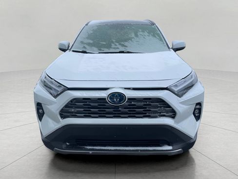 Used 2018 Toyota RAV4 XLE image 2