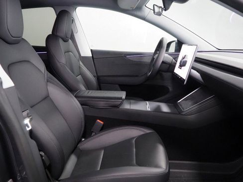 Used 2026 Tesla Model Y 2WD image 16