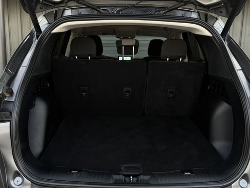 Used 2022 Ford Escape SE w/ SE Sport Appearance Package image 17