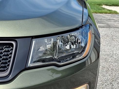 Used 2018 Jeep Compass Trailhawk w/ Leather Interior Group AWD/4WD image 9