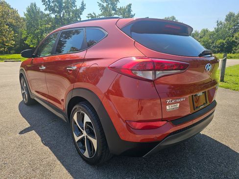 Used 2016 Hyundai Tucson Limited w/ Option Group 03 FWD image 7