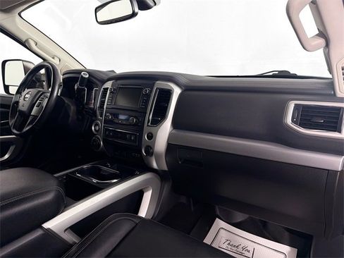 Used 2019 Nissan Titan PRO-4X image 27