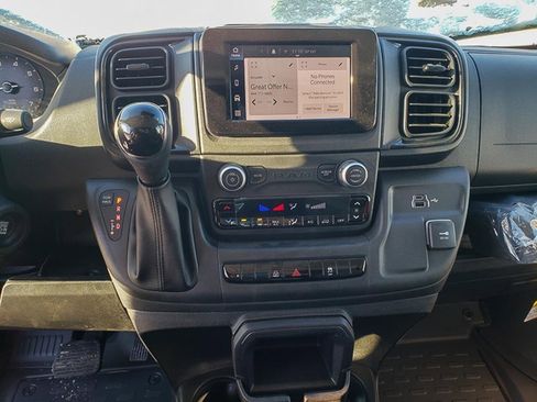 Used 2024 RAM ProMaster 2500 image 43