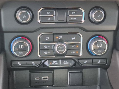 Certified 2023 Chevrolet Tahoe Z71 w/ Luxury Package AWD/4WD image 23