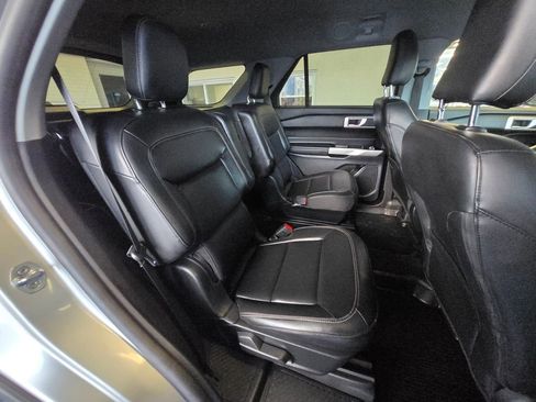 Used 2022 Ford Explorer XLT w/ Equipment Group 202A image 26