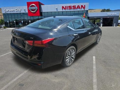 Used 2024 Nissan Altima 2.5 SV AWD/4WD image 8