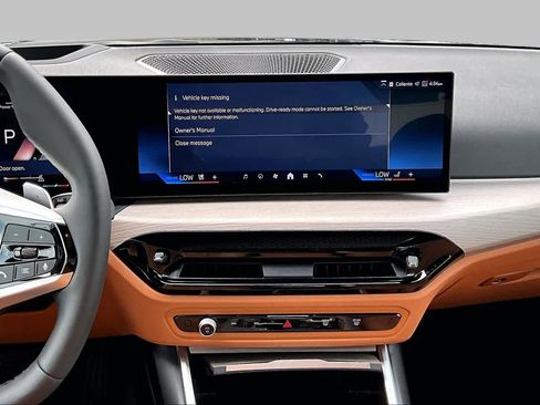 Certified 2025 BMW 330i Sedan RWD image 7