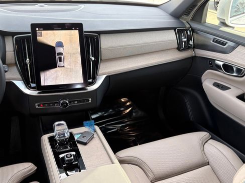 New 2026 Volvo XC90 B6 Ultra w/ Protection Package image 14