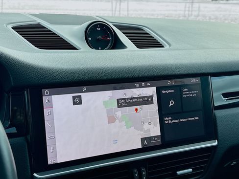 Used 2020 Porsche Cayenne image 10