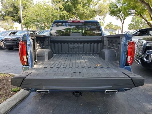 Used 2025 GMC Sierra 1500 Denali w/ Denali Reserve Package AWD/4WD image 9