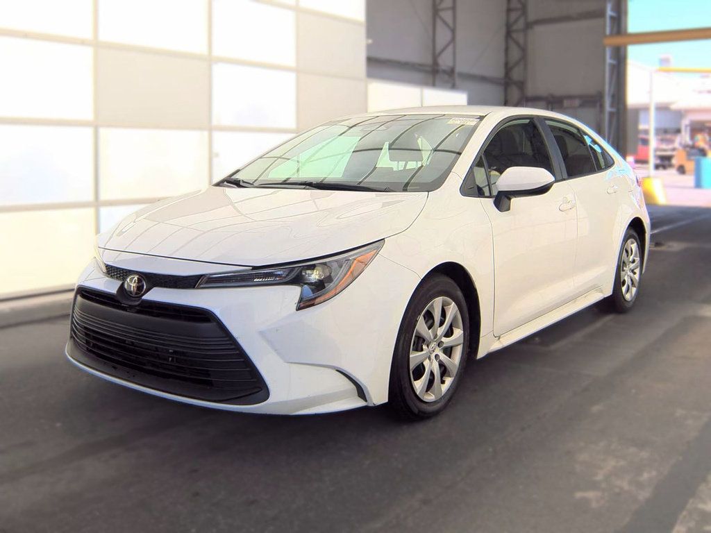 Used 2025 Toyota Corolla LE FWD image 5