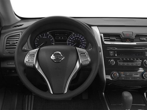 Used 2013 Nissan Altima 2.5 S FWD image 9