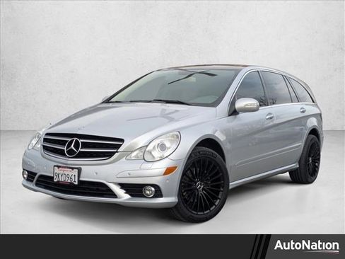 Used 2010 Mercedes-Benz R 350 4MATIC image 1