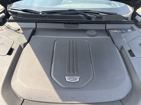 Used 2024 Cadillac Lyriq Tech RWD image 12