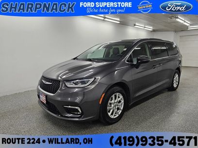 Used 2023 Chrysler Pacifica Touring-L