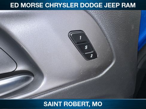 New 2027 Chrysler Pacifica Select AWD/4WD image 22
