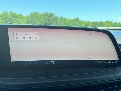 Used 2025 Cadillac XT4 Premium Luxury FWD image 3