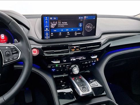Certified 2025 Acura MDX SH-AWD w/ Advance Package image 8