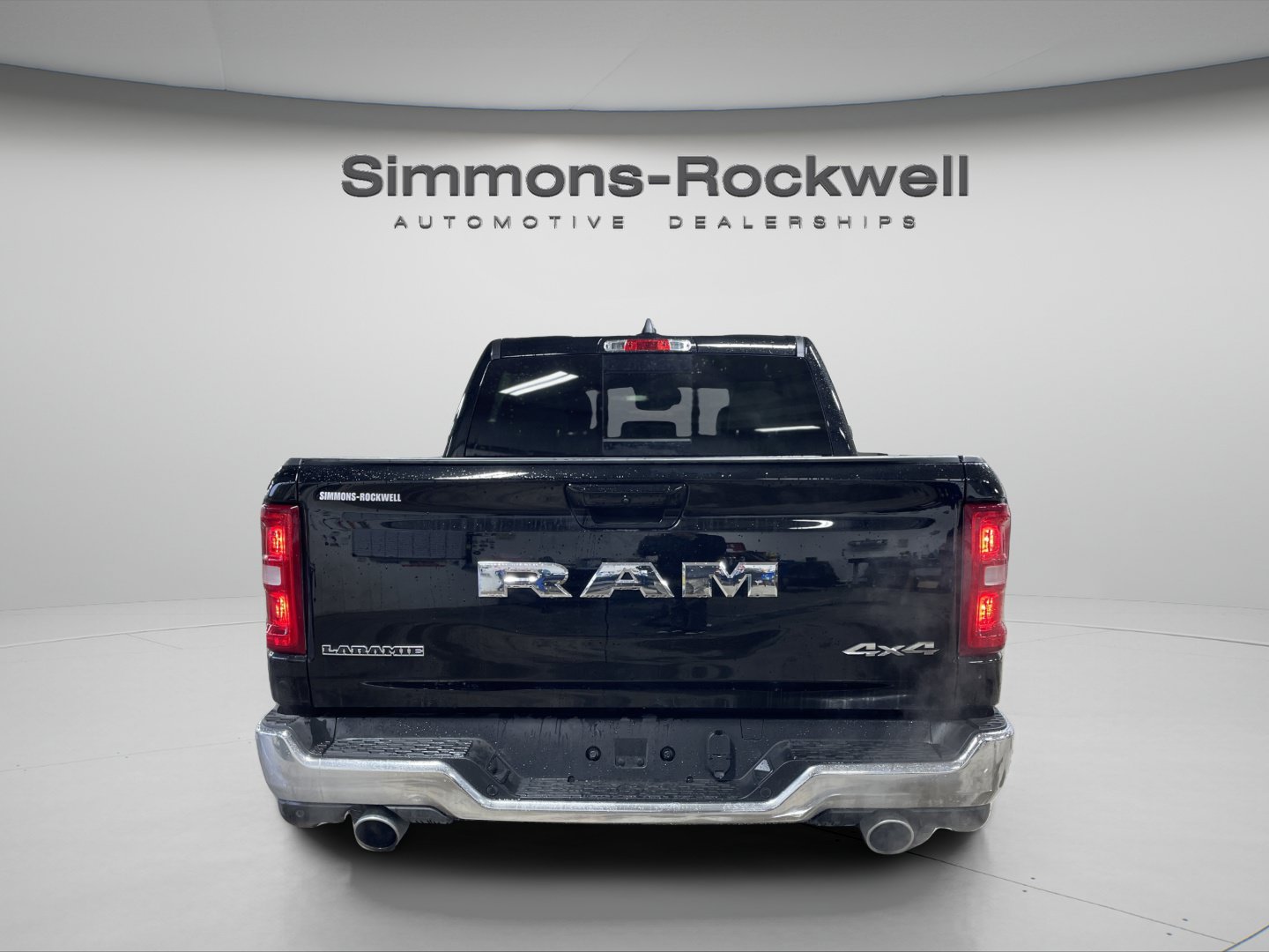 Used 2026 RAM 1500 Laramie AWD/4WD image 4