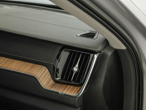 Certified 2023 Volvo XC60 T8 Ultimate AWD/4WD image 16