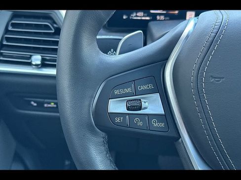 Used 2025 BMW X5 xDrive50e w/ Premium Package AWD/4WD image 18