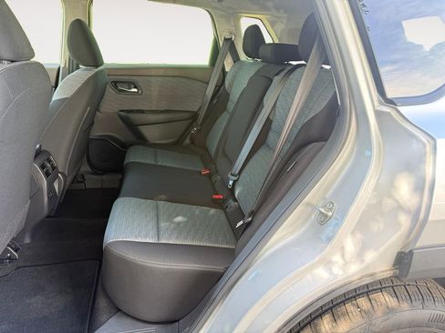 Used 2023 Nissan Rogue SV AWD/4WD image 13