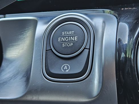 Certified 2025 Mercedes-Benz GLB 250 image 21