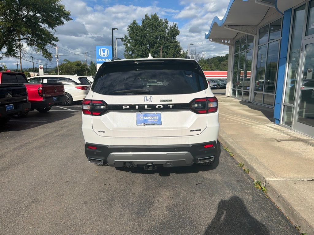New 2026 Honda Pilot Touring image 7